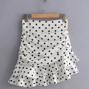 Fun polka dot ruffle short skirt